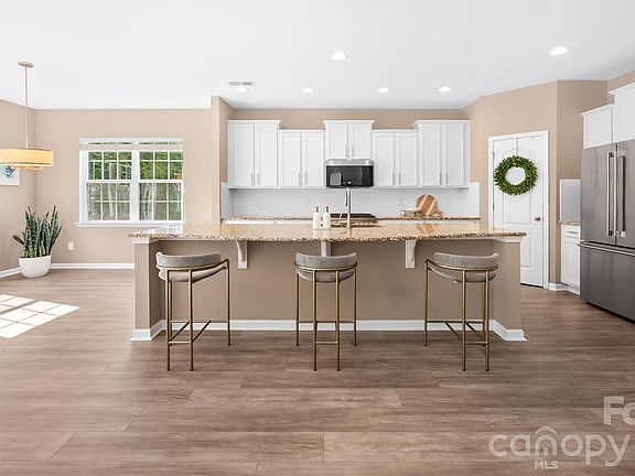 4th image of 4106 Perth Rd