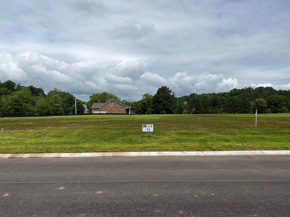 1st image of 32 Arthur Ln