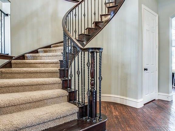 5th image of 1608 Stratford Pl
