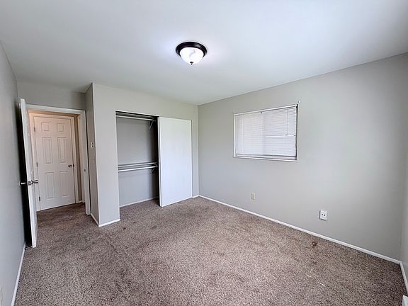 3rd image of 4371 Powell Rd
