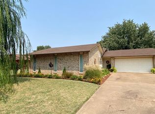 213 S La Mesa Dr, Enid, OK 73703