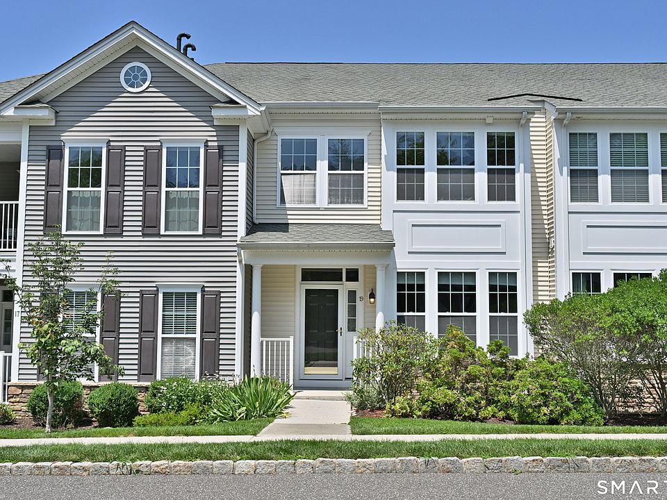 1st image of 19 Orwich Ct #19