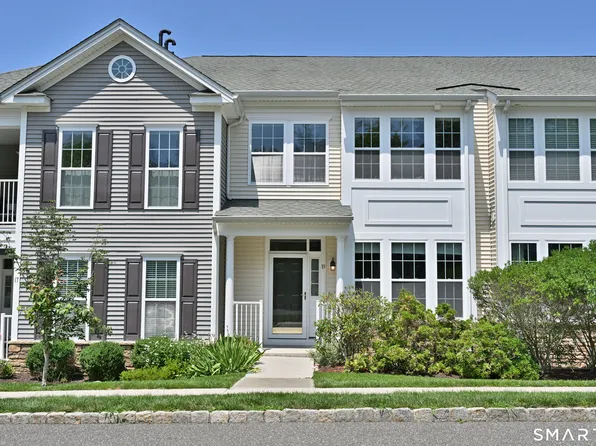 19 Orwich Ct, Danbury, CT