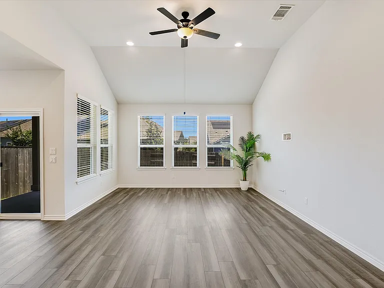 228 Wild Sage Ln — Photo 4