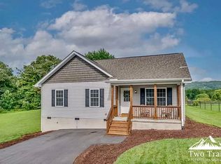 28 Trillium Meadows Ln, Hendersonville, NC 28792