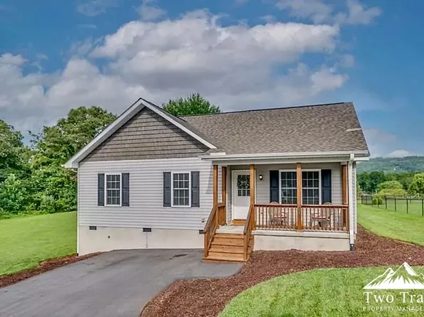 28 Trillium Meadows Ln, Hendersonville, NC 28792