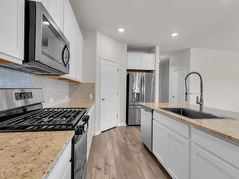 104 Javans Nest — Photo 10