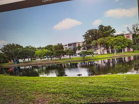 4th image of 2308 S Cypress Bend Drive #123