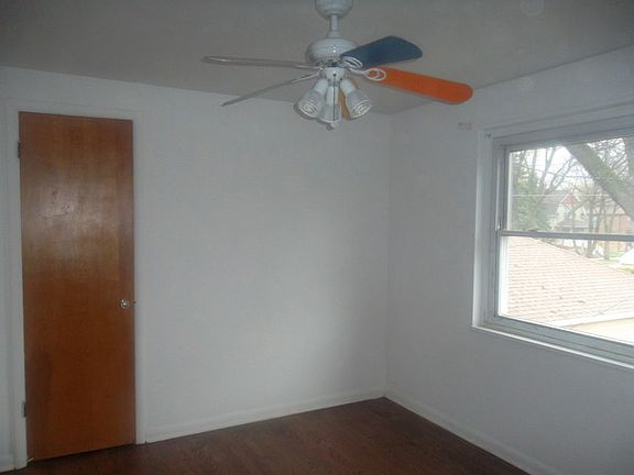 4th image of 9116 Brookfield Ave #1