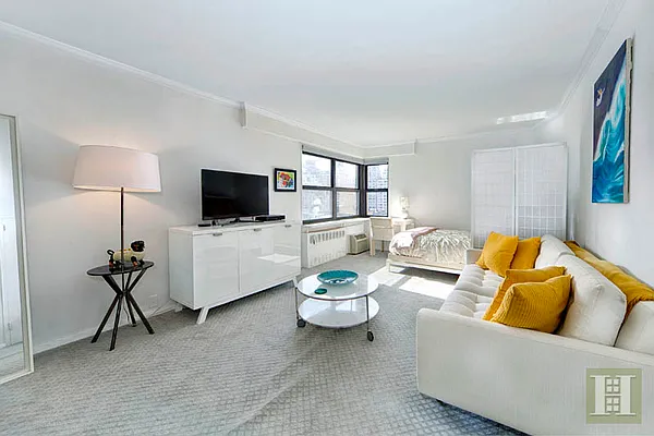 Rented by Halstead Real Estate | media 14