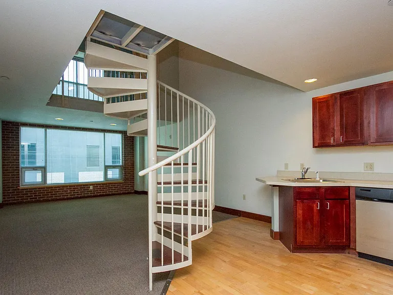 Chamberlain Lofts — Photo 8