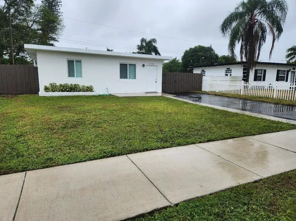 2444 NW 7th Street, Pompano Beach, FL 33069