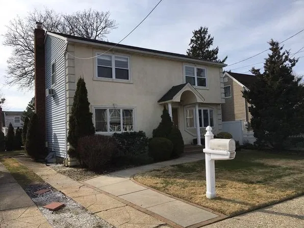 73 Audrey Ave, Plainview, NY 11803