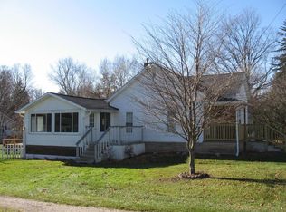 210 E Pine St, Edmore, MI 48829