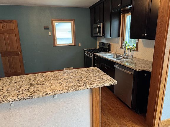 5th image of 517 Hayes AVENUE