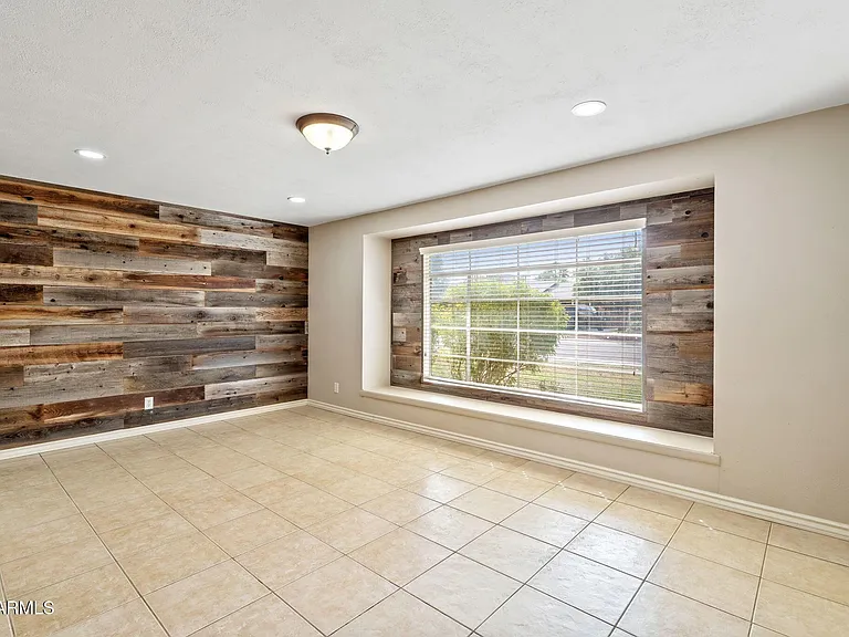 3007 N 84th Pl — Photo 6