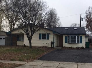 23 Gamewood Rd, Levittown, PA 19057