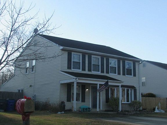 3rd image of 326 Winterberry Dr