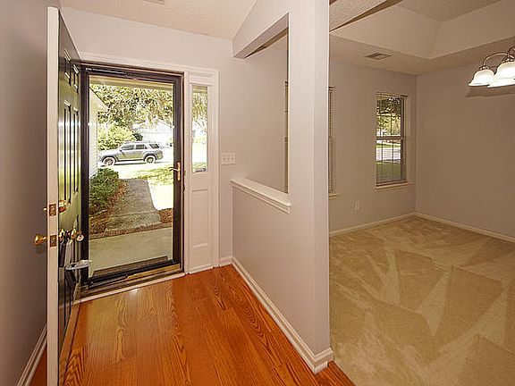 3rd image of 8515 Stonebridge Dr