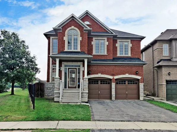 300 Sunny Meadow Blvd, Brampton, ON L6R 3C3