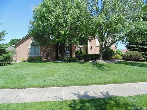 5th image of 720 Kimberly Dr