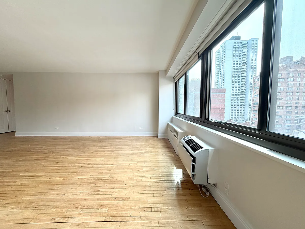 Building Photo - 120 W 97th St #10H