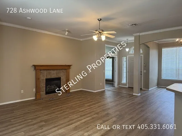 728 Ashwood Ln — Photo 14