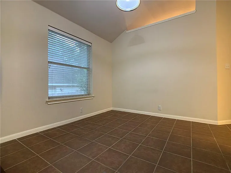 5726 Taylorcrest Dr — Photo 8