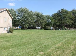 109 Maverick Cir, Peculiar, MO 64078