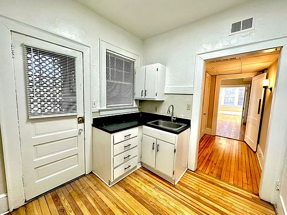 4th image of 904 Ponce De Leon Ave NE APT 10