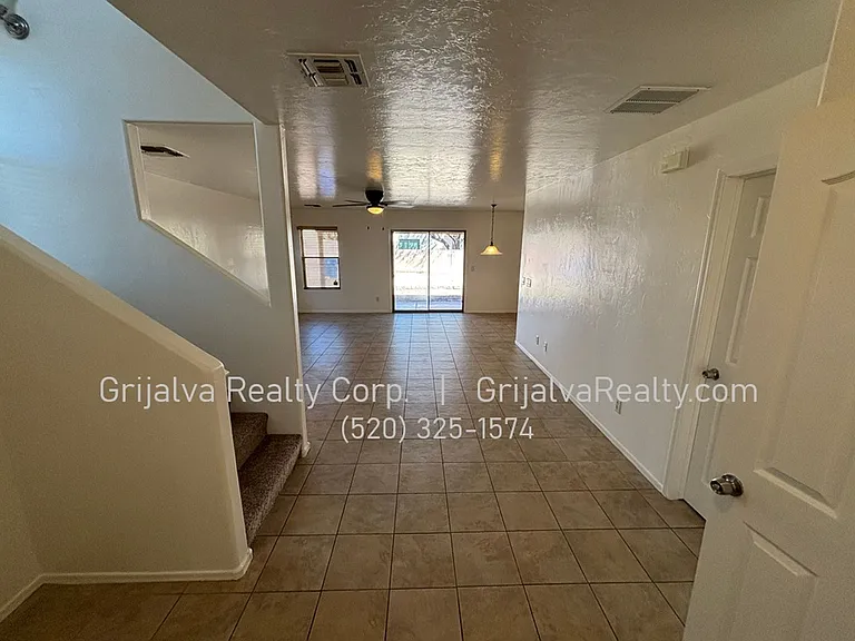 770 W Firehawk Dr — Photo 2