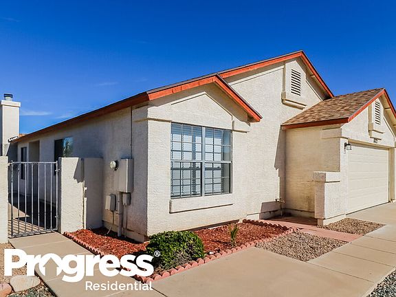 3rd image of 8872 W Greenbrian Dr