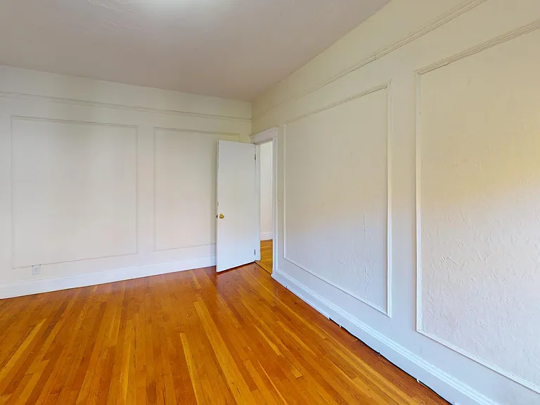 70 Chiswick Rd #12 — Photo 5