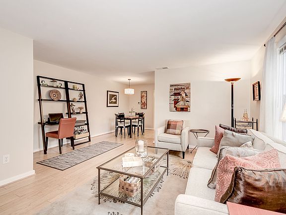 5th image of 820 S Arlington Mill Dr #3-302