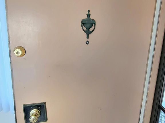 2nd image of 699 Meyer Ln #F101
