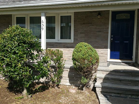 2nd image of 659 S Long Beach Ave