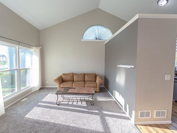 4th image of 2323 N Old Pond Ln