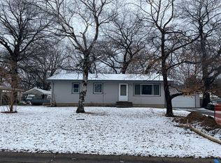 262 Galaxy Dr, Circle Pines, MN 55014