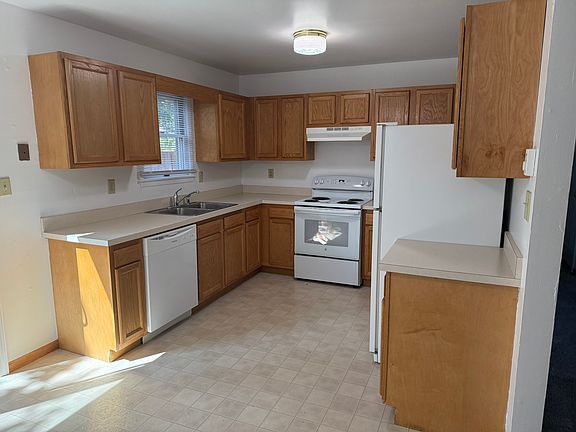 5th image of 1001 Oriole Dr APT A