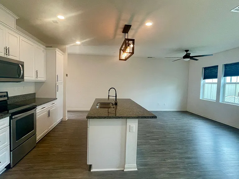 1382 Mesquite Dr — Photo 11