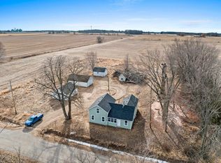 W2433 Cottonville Ct, Berlin, WI