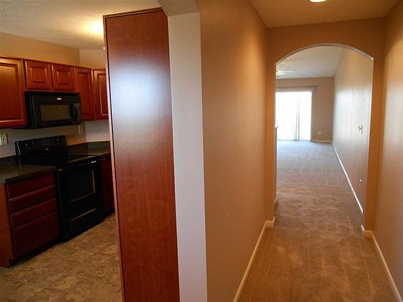 4th image of 2223 Jackson Ct