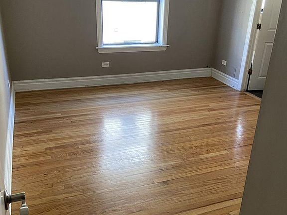 4th image of 6615 S Kenwood Ave #202M