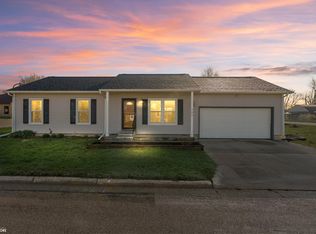307 7th Ave SW, State Center, IA 50247