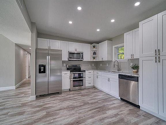 2nd image of 1506 Lynn Ave