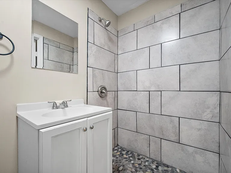 123 E Main St — Photo 18