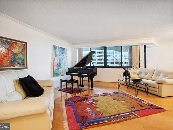 3rd image of 4550 N Park Ave APT 614