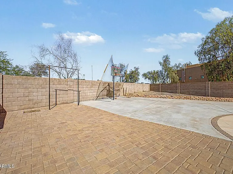 558 W Bluefield Ave — Photo 22