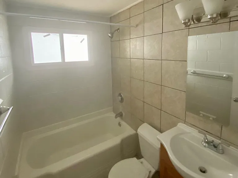1203 Fargo St #B — Photo 9
