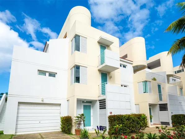 98 Villas De Gln E, Dorado, PR 00646